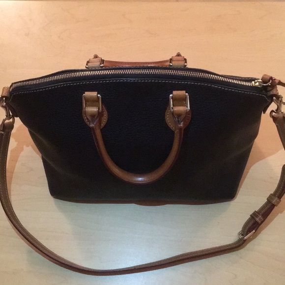 Dooney and Bourke purse - Picture 3 of 3